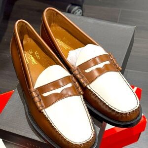 Men’s G.H.BASS Originals size 8.5 penny loafers. Excellent condition